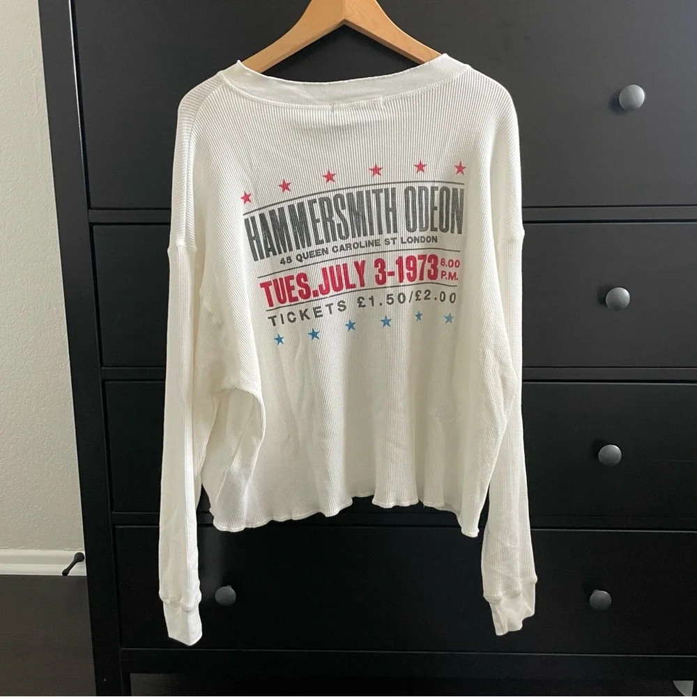 Daydreamer White David Bowie Graphic Thermal Top with Red and Blue Print - Picture 3 of 3